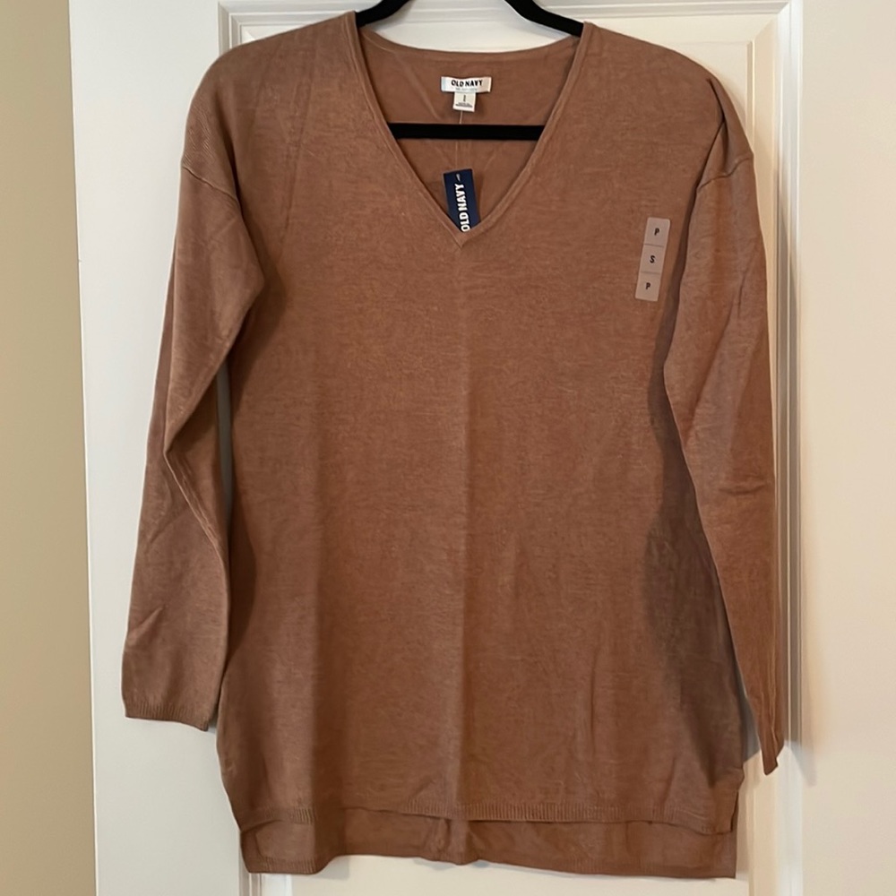 Old Navy Women's Tan V-Neck Sweater